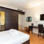 Western Le Canard Sur Le Toit Hotel 4*