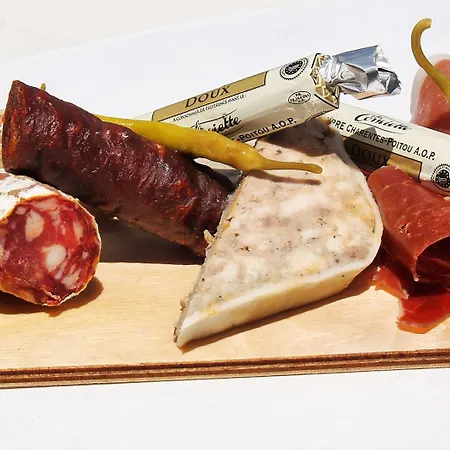 Western Le Canard Sur Le Toit Hotel 4*