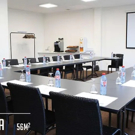 Western Le Canard Sur Le Toit Hotel