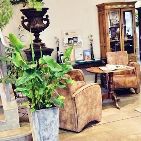 Western Le Canard Sur Le Toit 4*