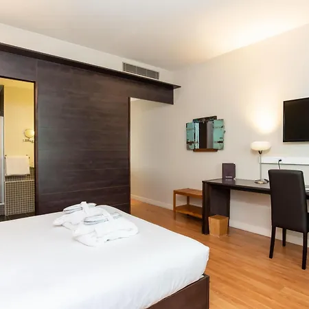 Western Le Canard Sur Le Toit Hotel 4*