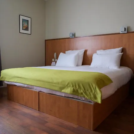 Western Le Canard Sur Le Toit קולומייר