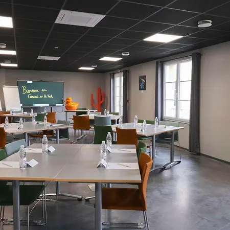 Western Le Canard Sur Le Toit 4*