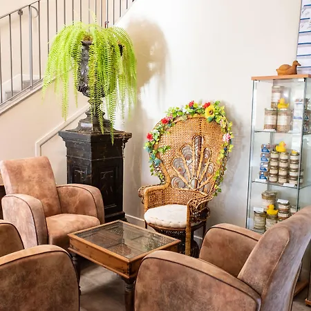 Western Le Canard Sur Le Toit