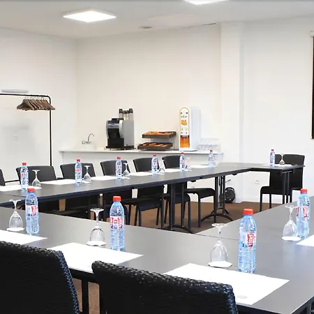 Western Le Canard Sur Le Toit 4*