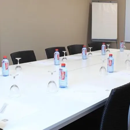 Western Le Canard Sur Le Toit Hotel