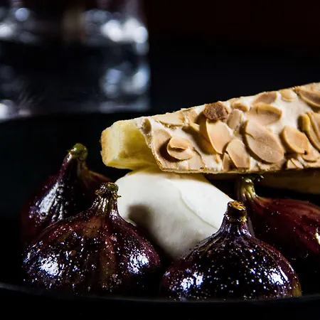 Western Le Canard Sur Le Toit 4*