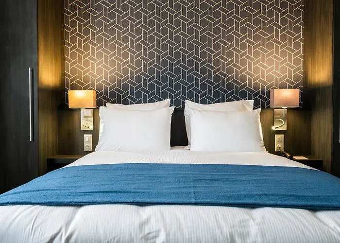 Western Le Canard Sur Le Toit 4* Colomiers